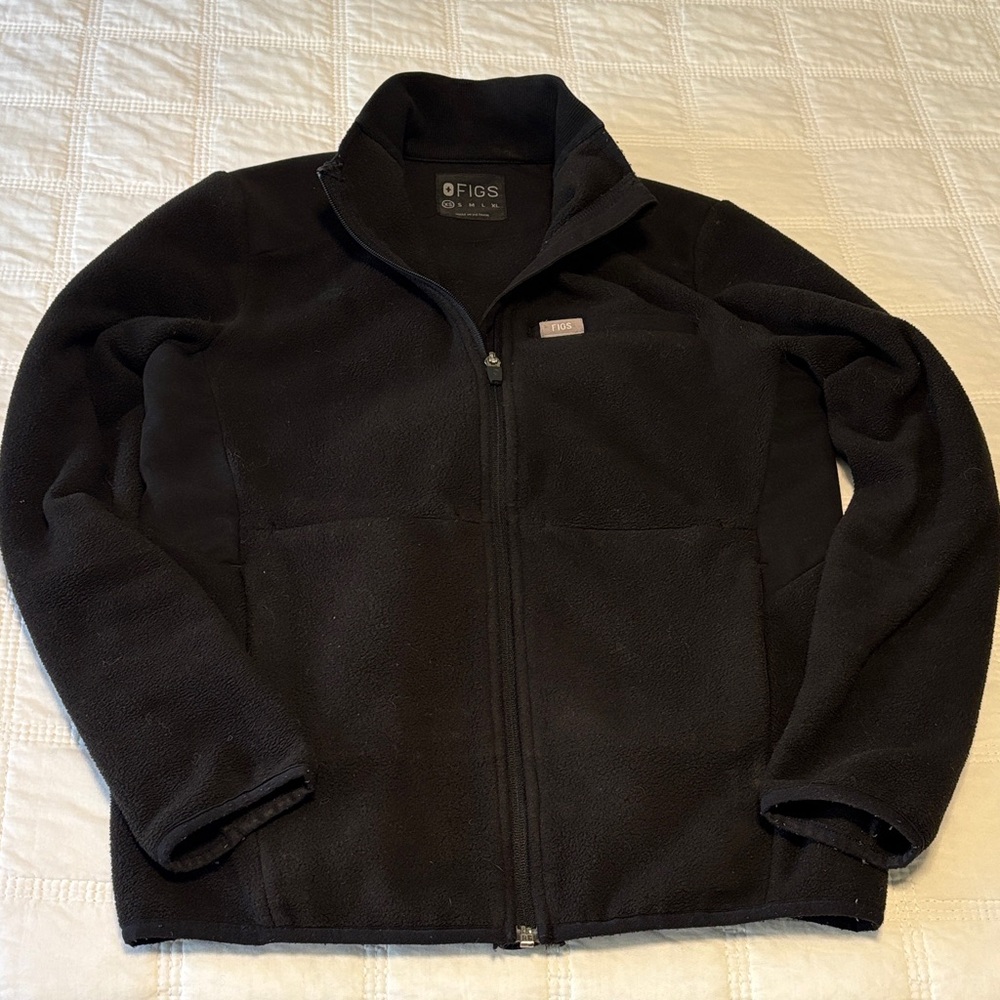 Figs Women’s Classic Black Lightweight Fleece Jacket